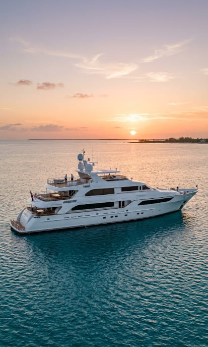 tiger-woods-yacht-privacy-profile-sunset